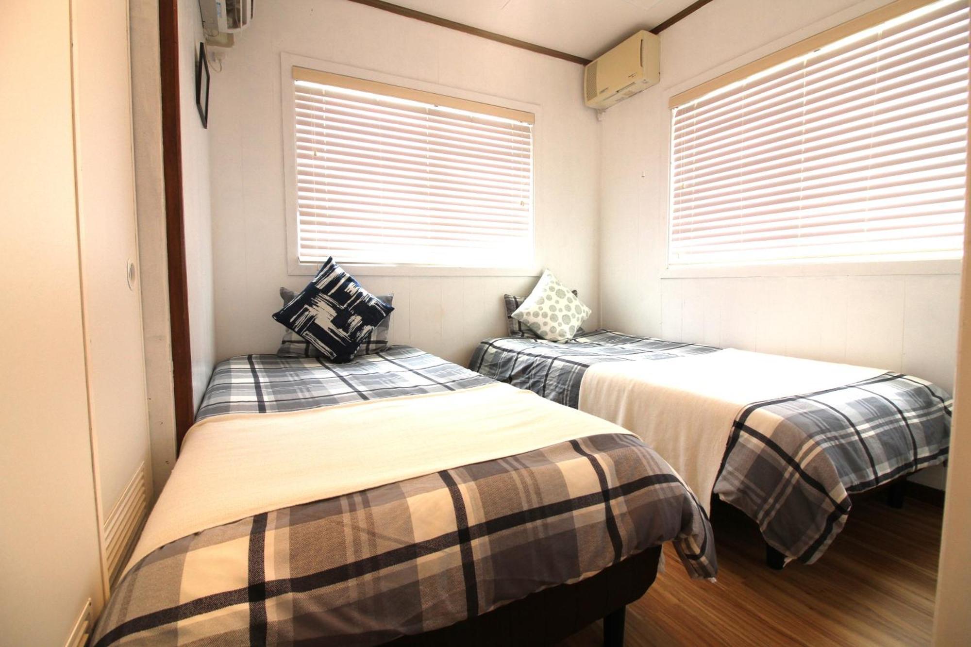 Whale Okinawa Hotel Kadena Екстериор снимка