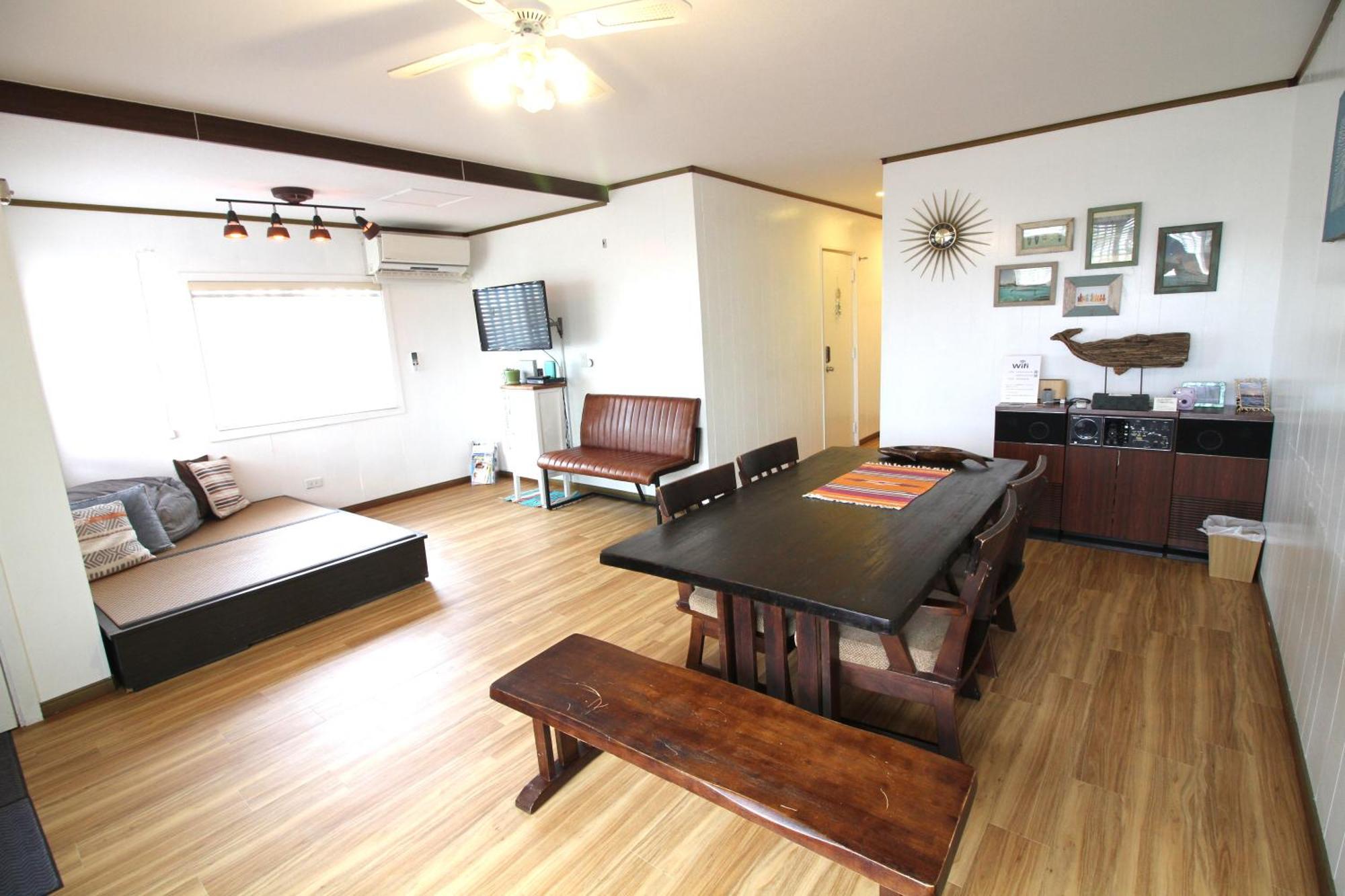 Whale Okinawa Hotel Kadena Екстериор снимка