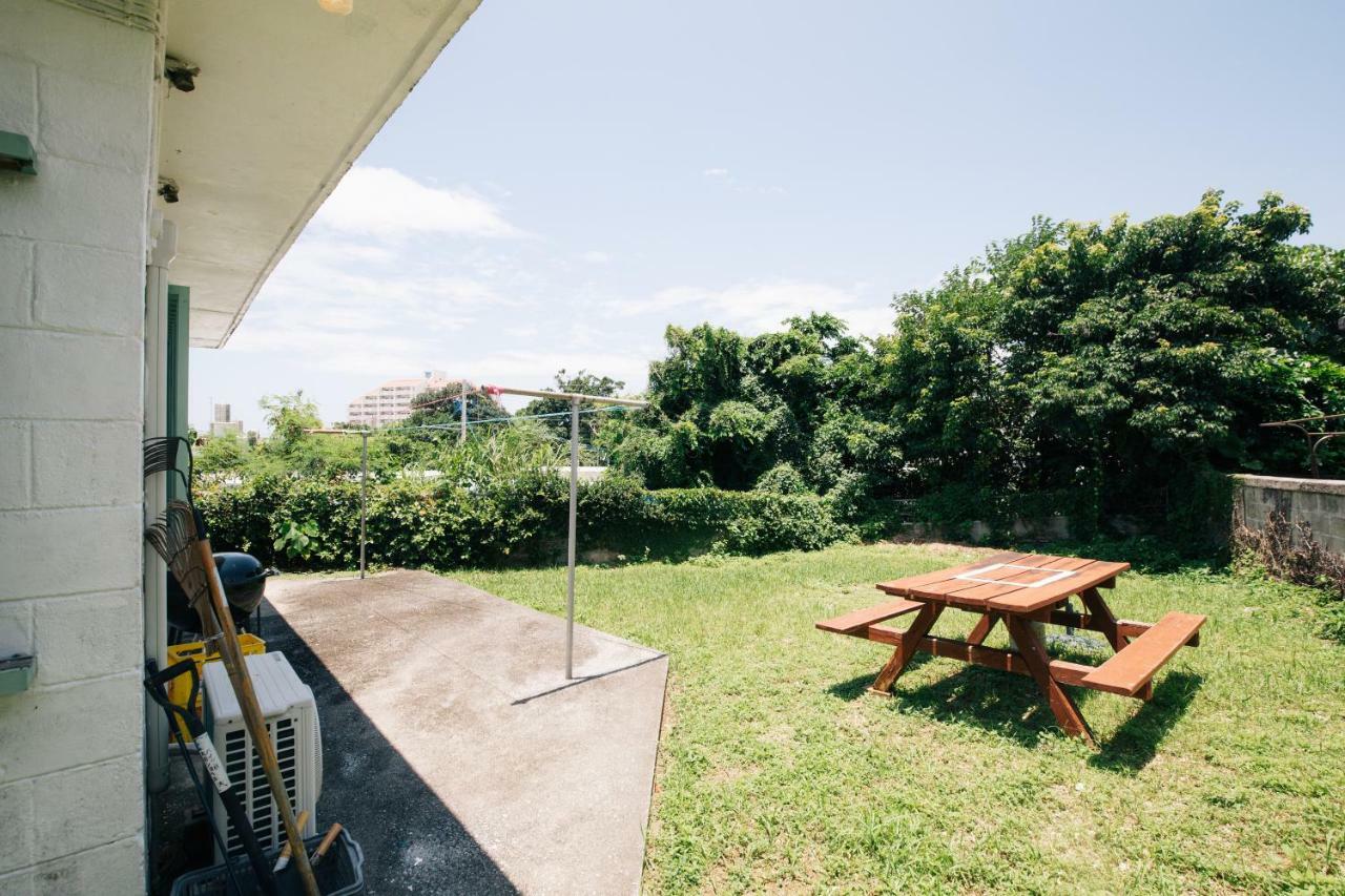 Whale Okinawa Hotel Kadena Екстериор снимка