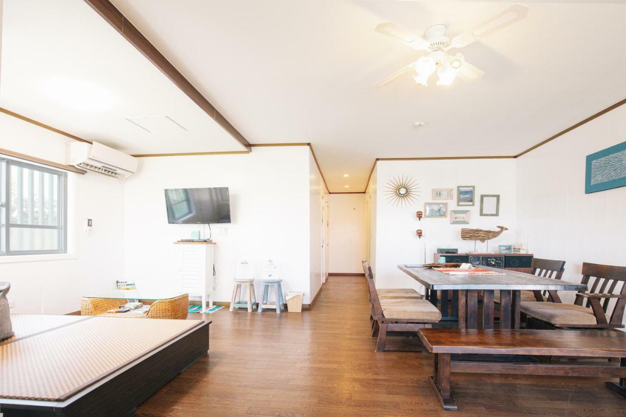 Whale Okinawa Hotel Kadena Екстериор снимка