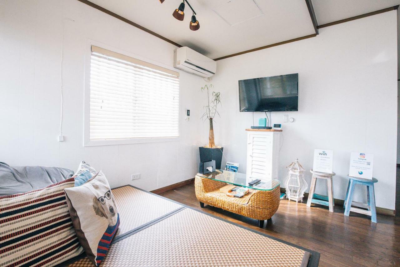 Whale Okinawa Hotel Kadena Екстериор снимка